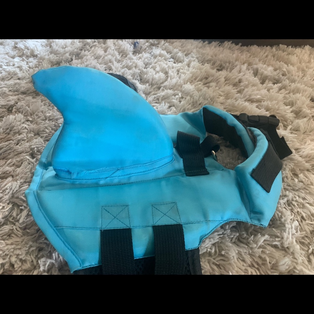 Pet Lifevest - Picture 1 of 7